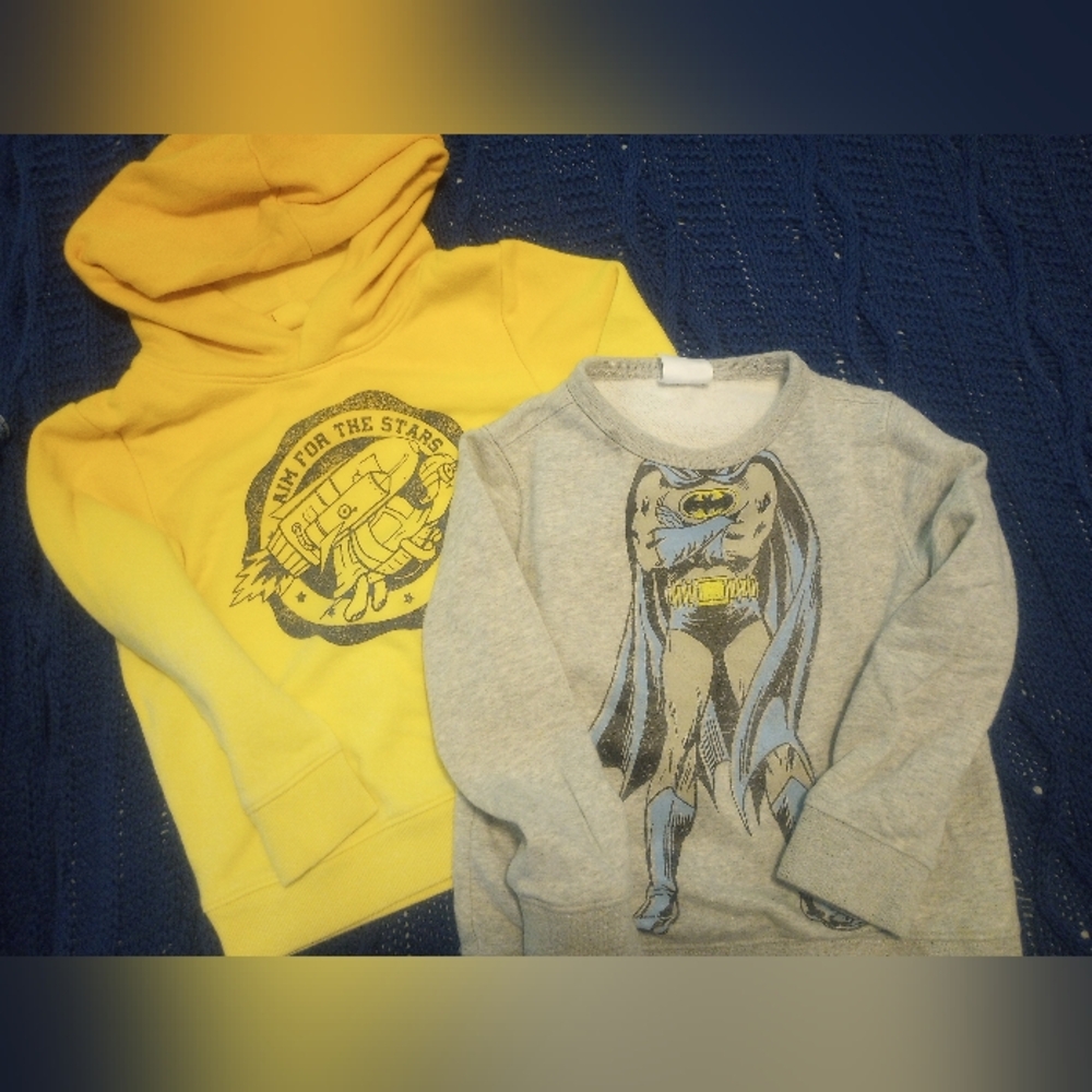 Two GAP Sweatshirts Batman Size 5